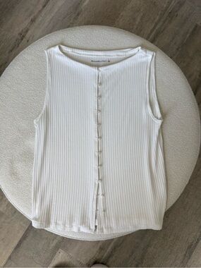 Abercrombie Ribbed Sleeveless Button-Front Top in White